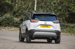 Vauxhall Crossland X, rear action